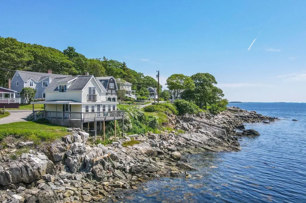 147 State Route 32 Bristol ME 04554