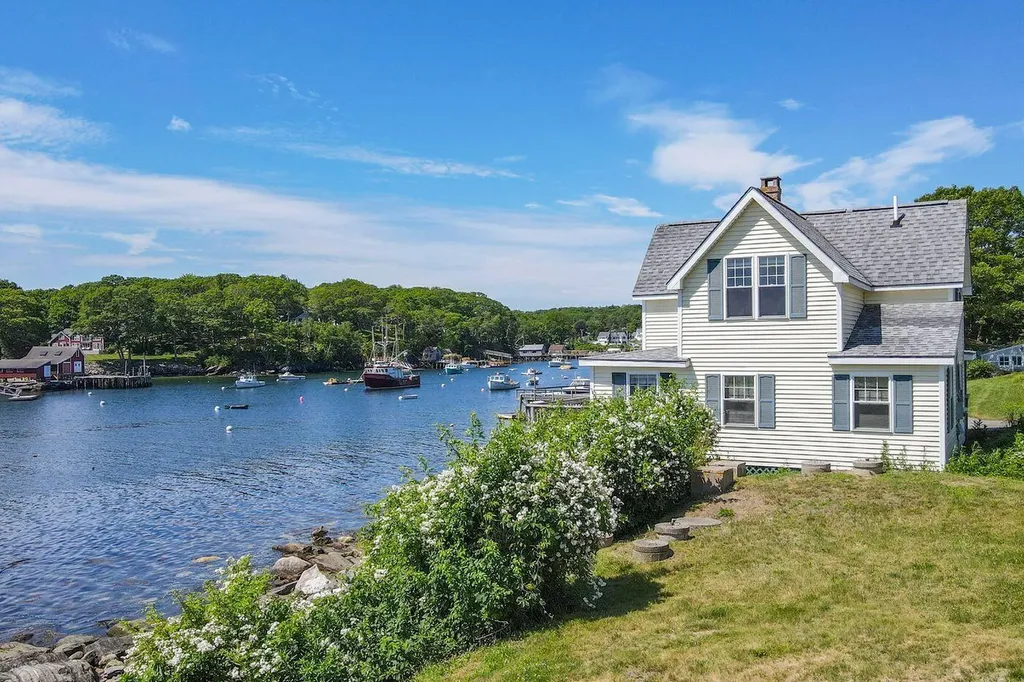 147 State Route 32 Bristol ME 04554