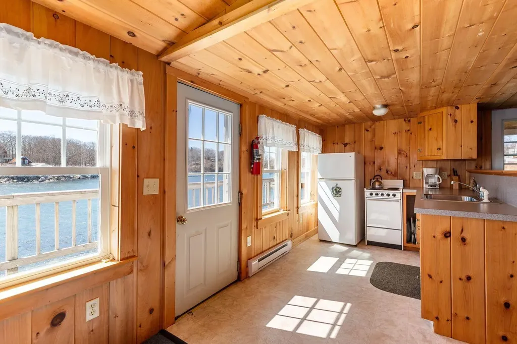 147 State Route 32 Bristol ME 04554