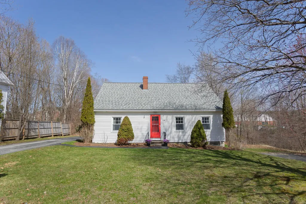 128 Lake Avenue Farmington ME 04938