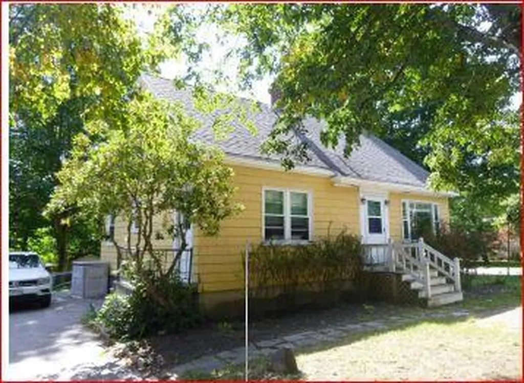 9 Allen Avenue Extension Falmouth ME 04105