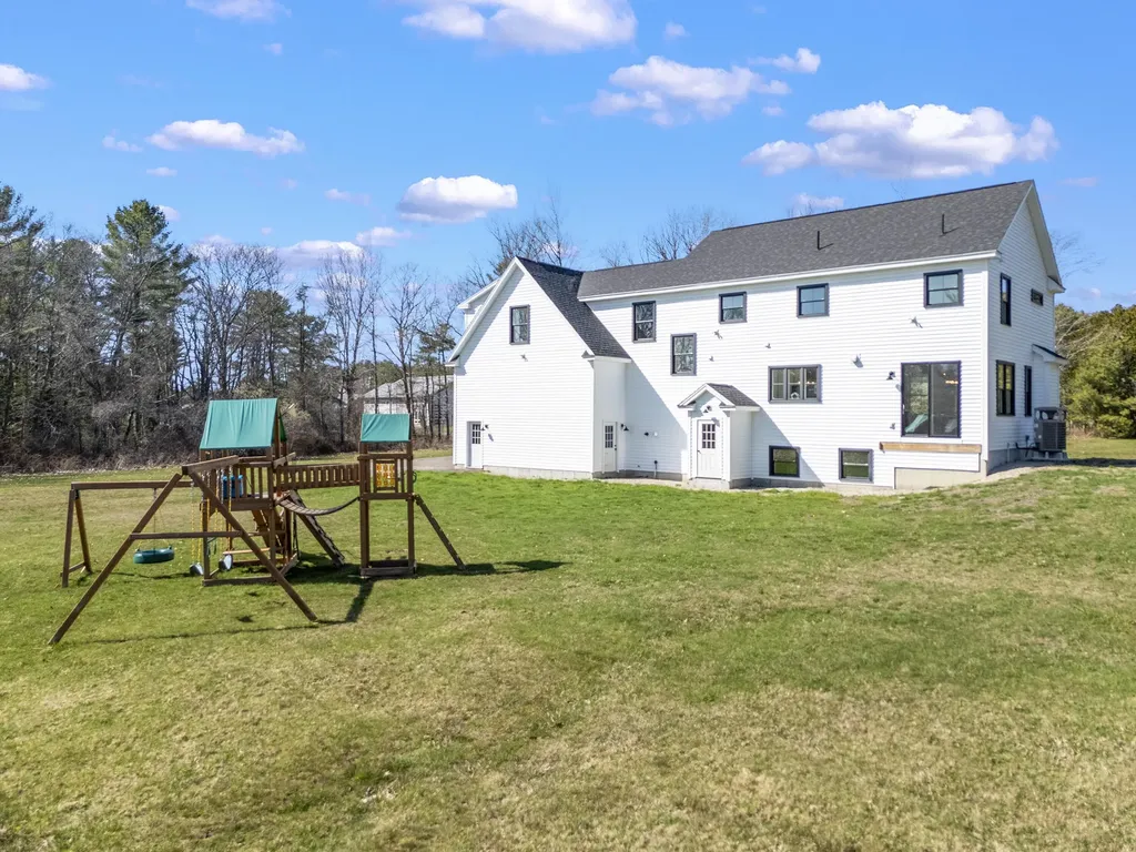 271 River Road Arundel ME 04046