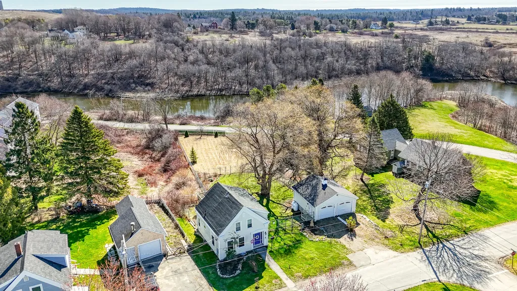 30 Pine Street Thomaston ME 04861