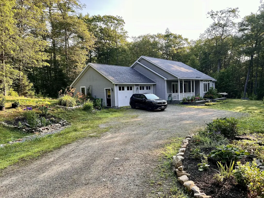 6 River Run Road Edgecomb ME 04556