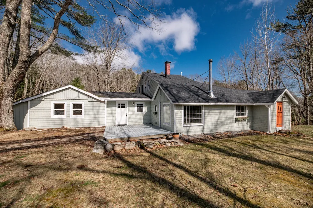 380 E Neck Road Nobleboro ME 04555