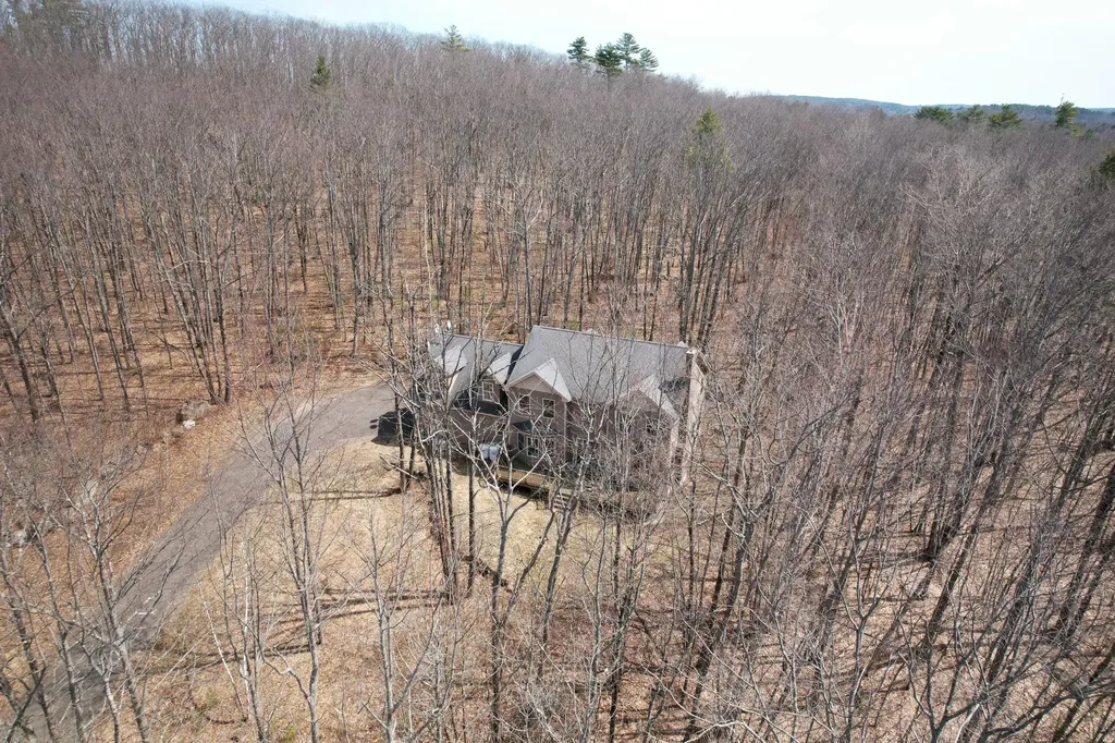25 Lake Grove Lane Auburn ME 04210