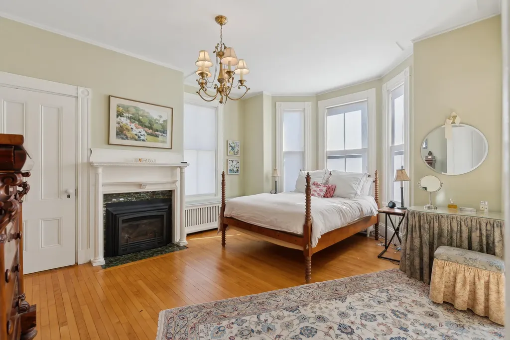 64 Thomas Street Portland ME 04102