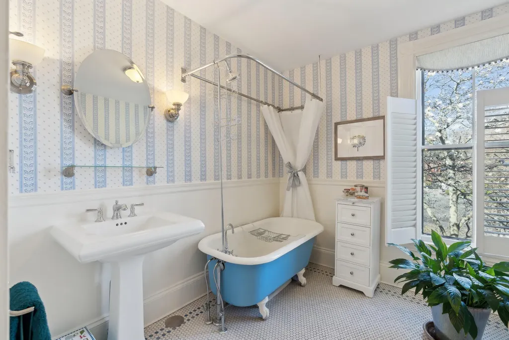 64 Thomas Street Portland ME 04102