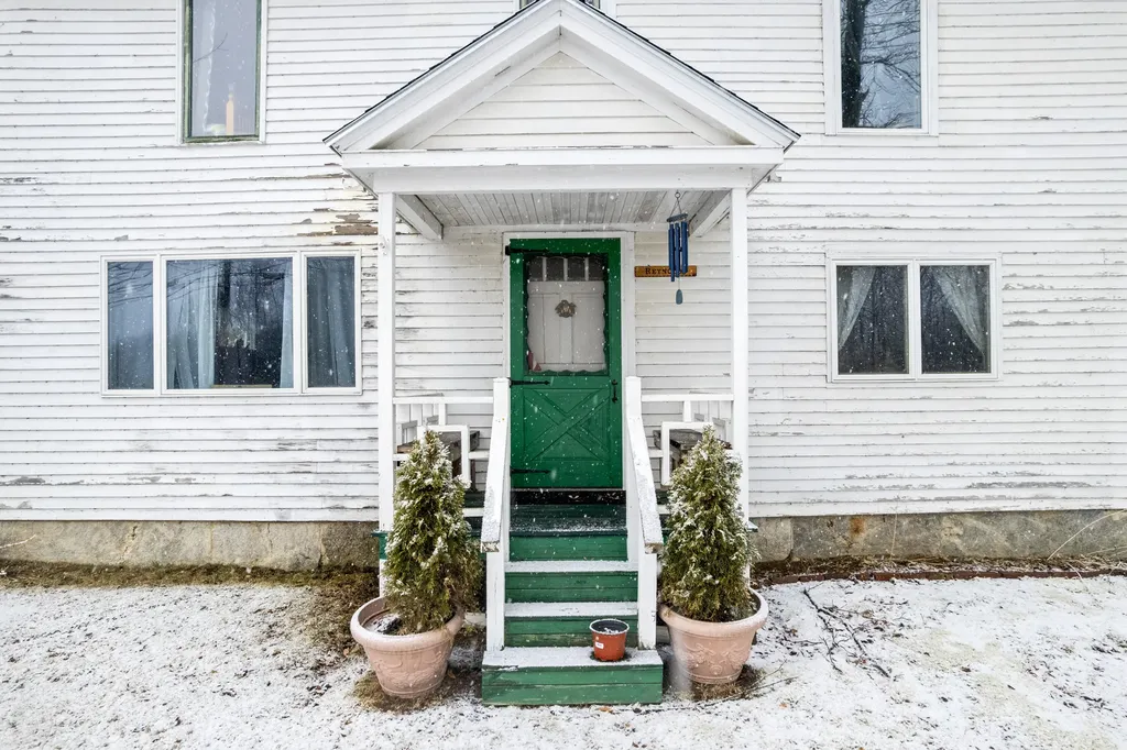 824 Prospect Avenue Rumford ME 04276