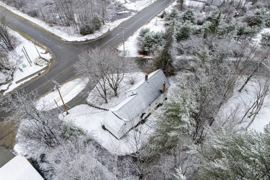 824 Prospect Avenue Rumford ME 04276