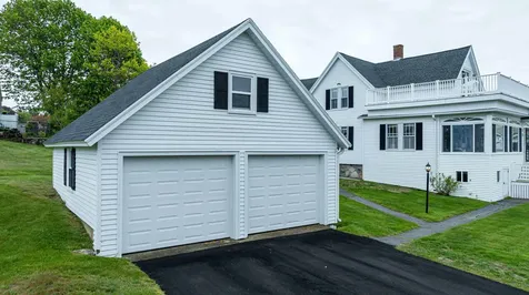 17 Bank Road York ME 03909