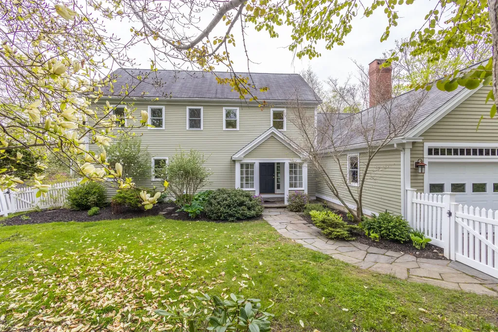 17 Spruce Street Rockport ME 04856