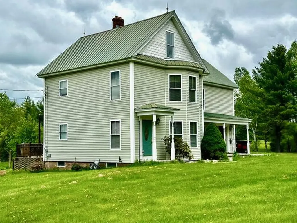224 E Waterman Road Auburn ME 04210