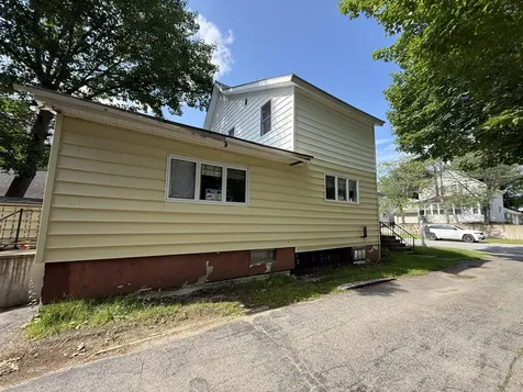 14 Somerset Street Millinocket ME 04462