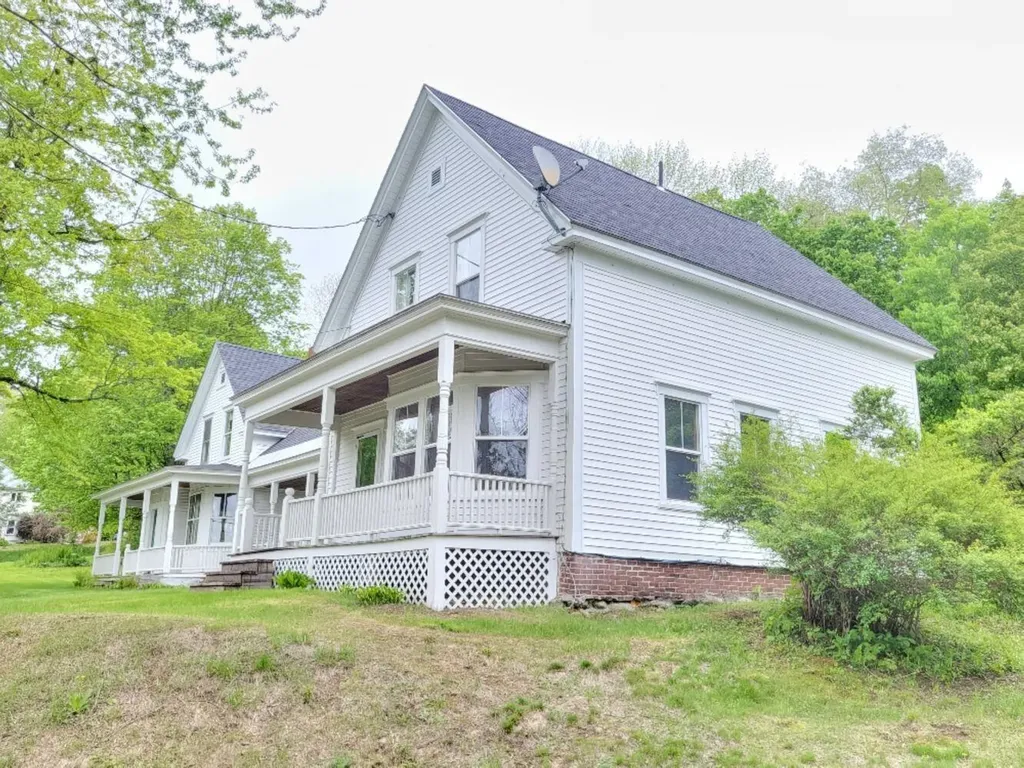 15 Highland Avenue Wilton ME 04294