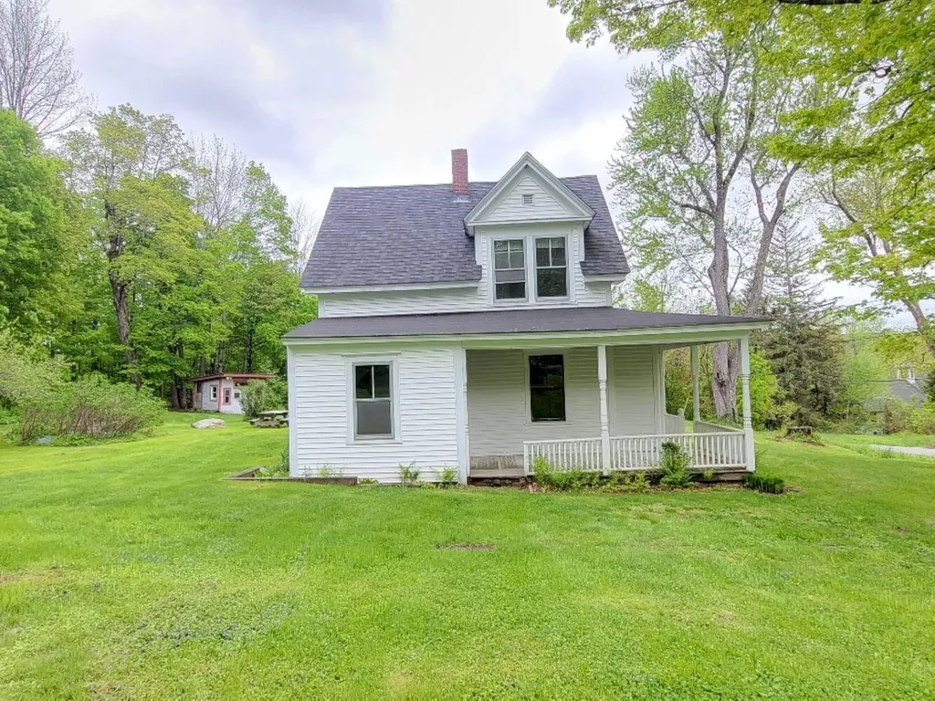 15 Highland Avenue Wilton ME 04294