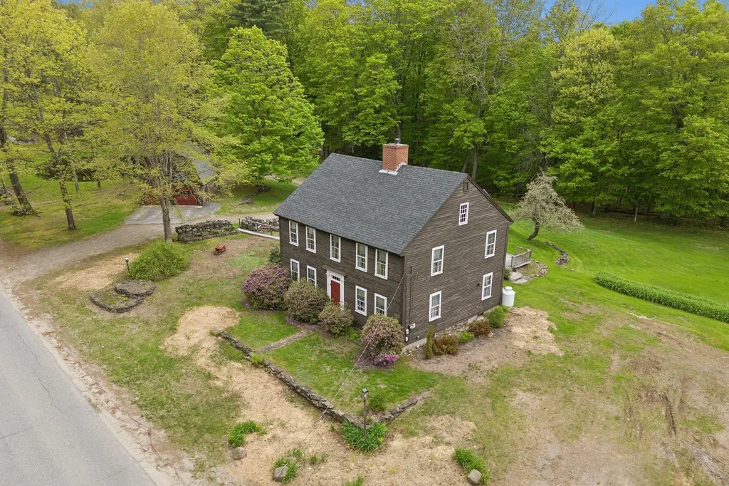 19 Bearce Road Winthrop ME 04364