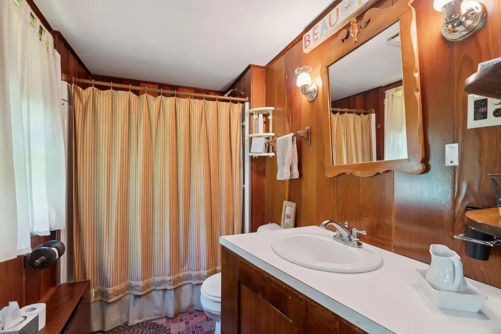 19 Bearce Road Winthrop ME 04364
