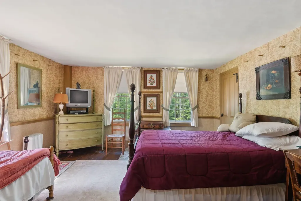 19 Bearce Road Winthrop ME 04364