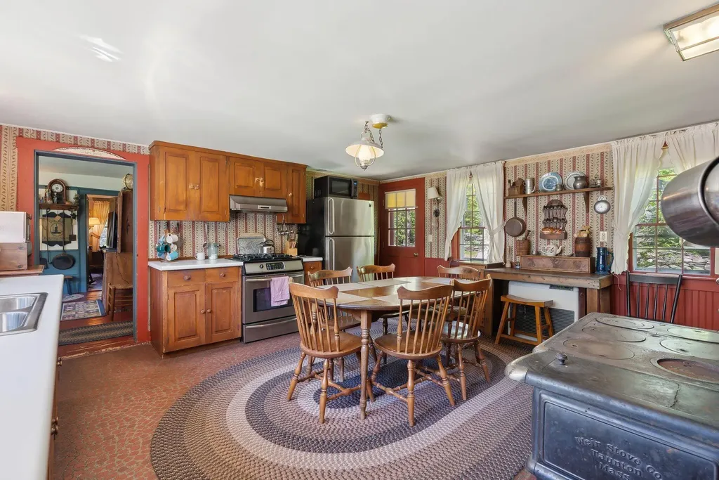 19 Bearce Road Winthrop ME 04364