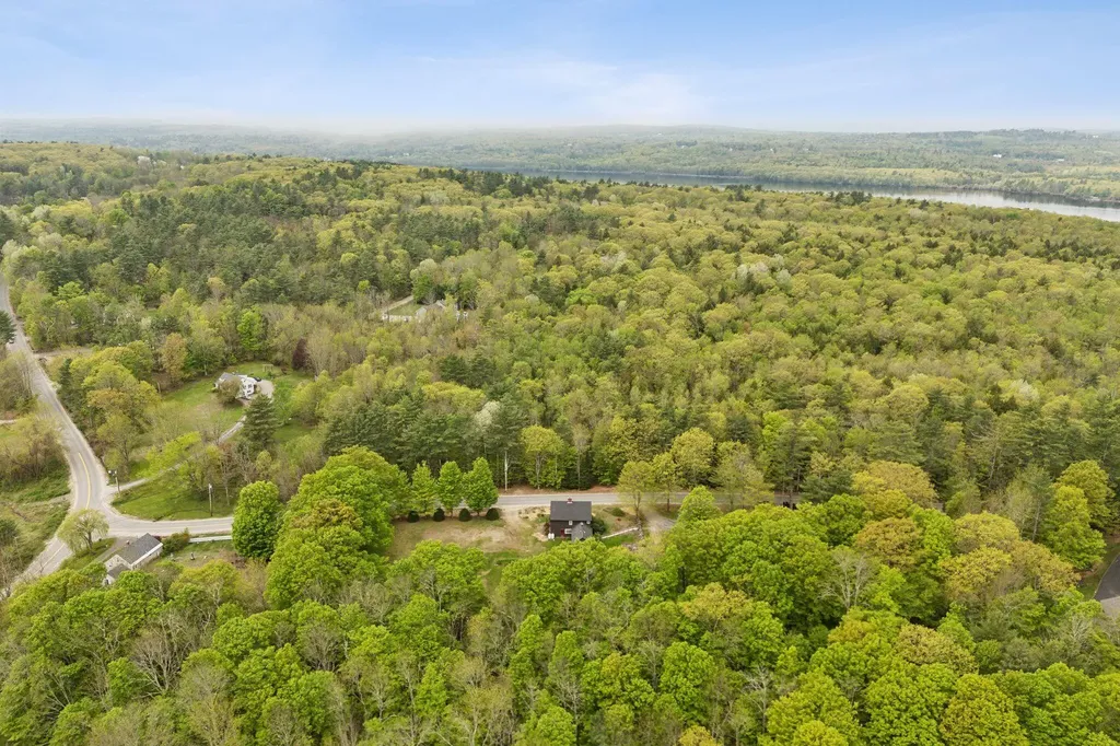 19 Bearce Road Winthrop ME 04364