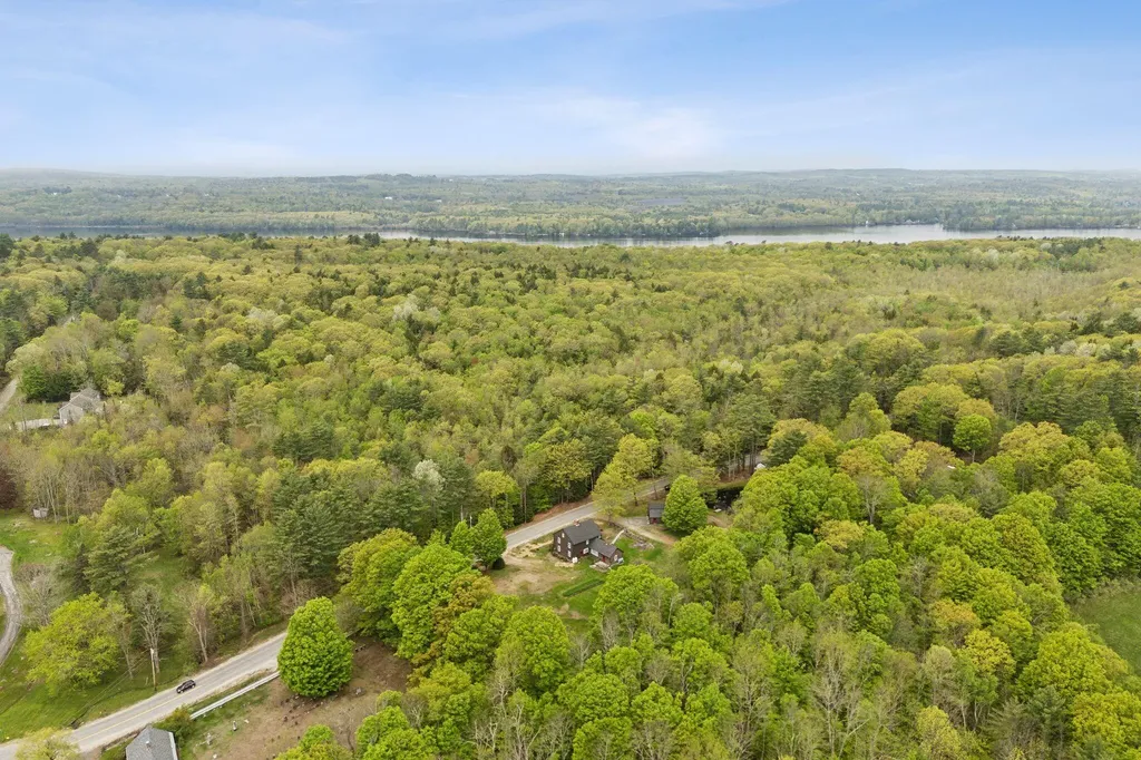 19 Bearce Road Winthrop ME 04364