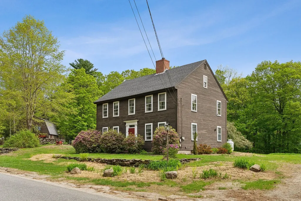19 Bearce Road Winthrop ME 04364