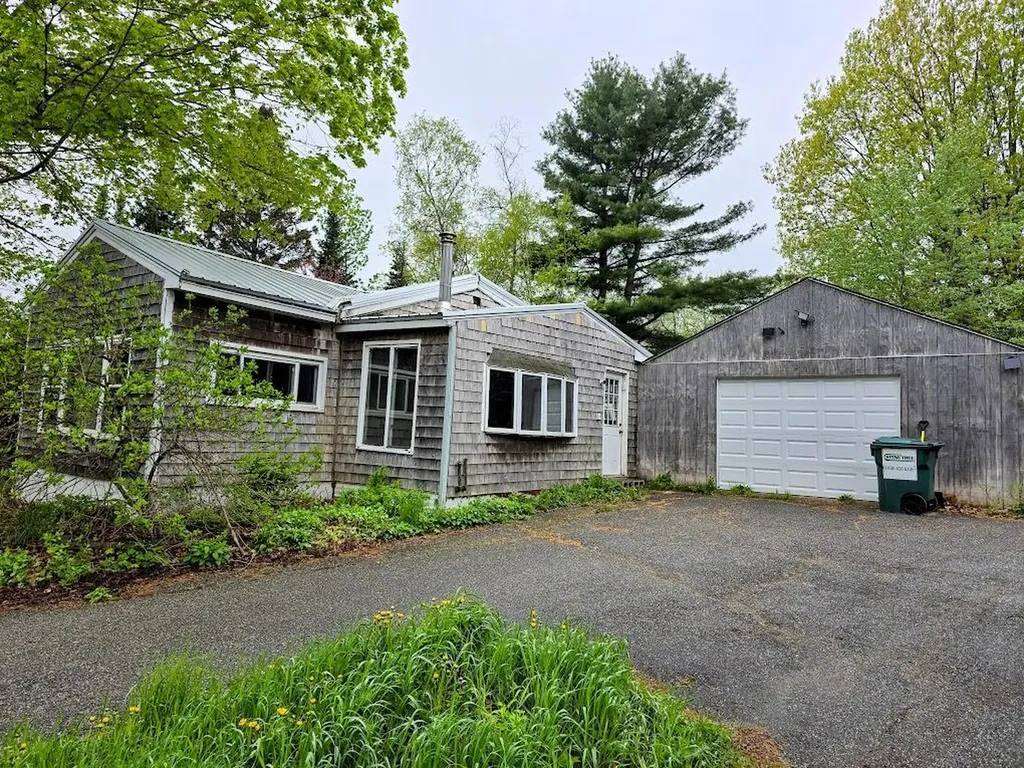 1330 Pushaw Road Glenburn ME 04401