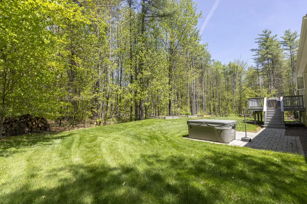 20 Leavitt Drive Gorham ME 04038