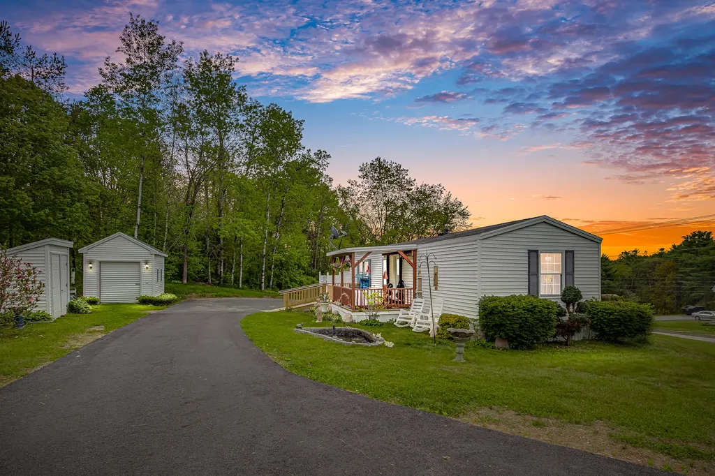 1121 Lewiston Road Topsham ME 04086