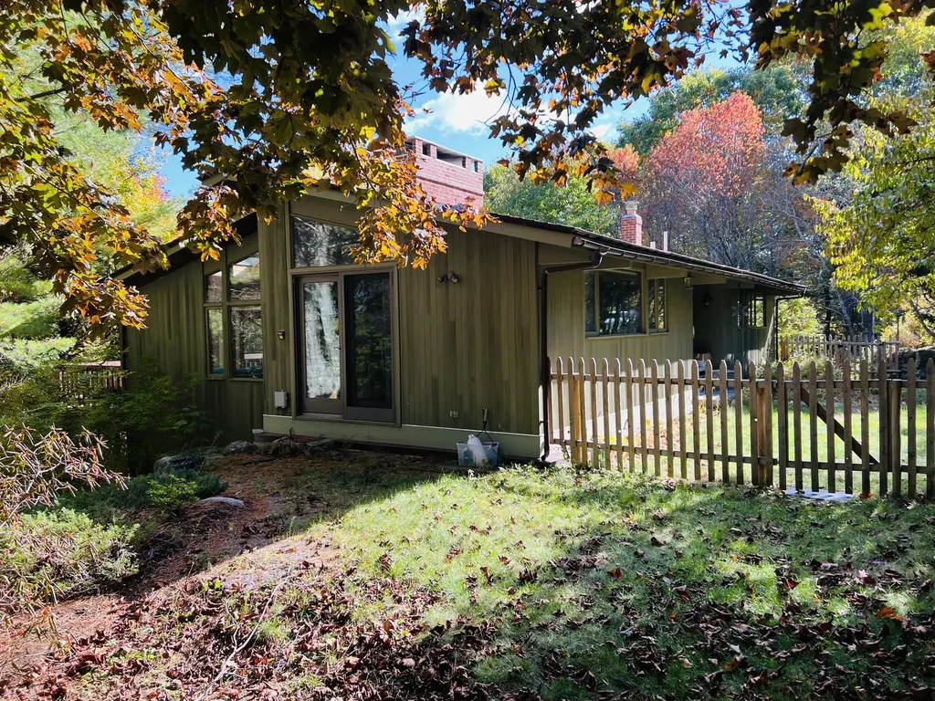 90 N Sedgwick Road Sedgwick ME 04676