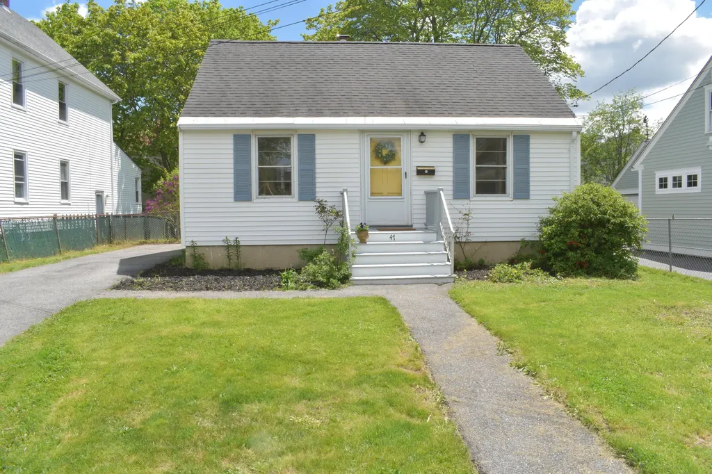 47 Edgeworth Avenue Portland ME 04103
