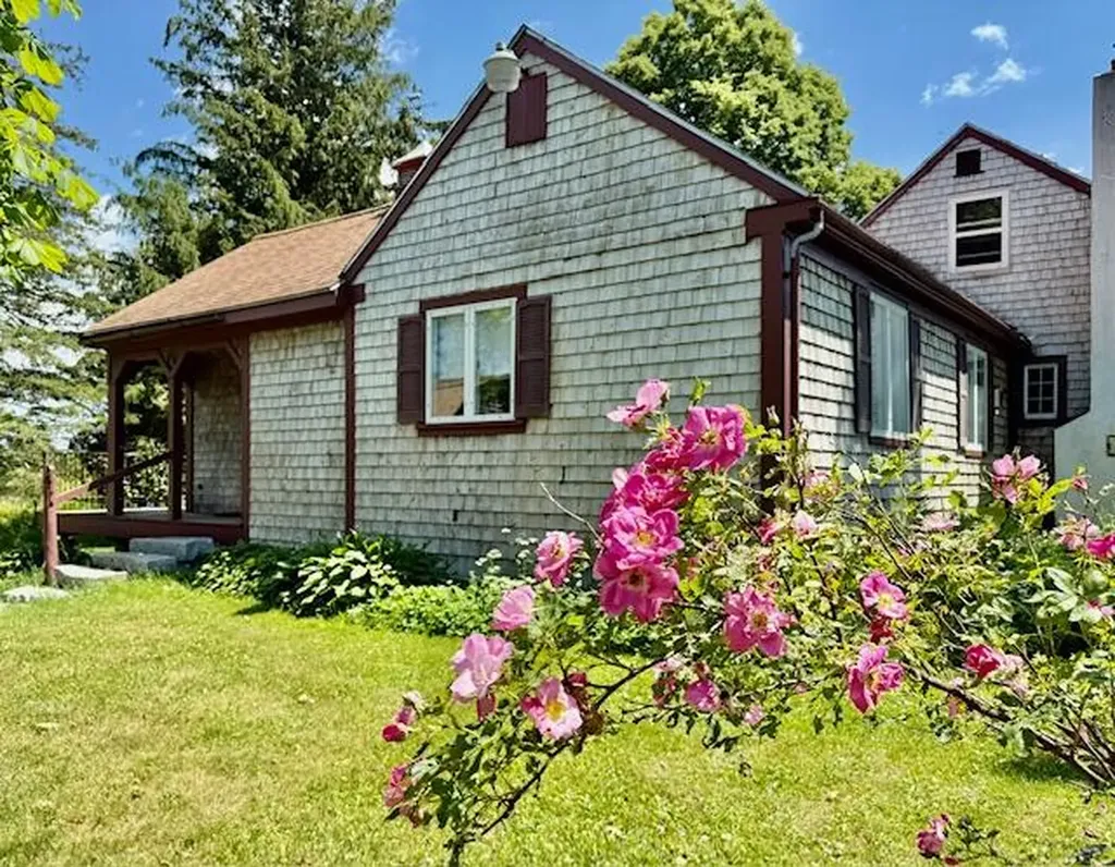 1361 Pleasant Street Blue Hill ME 04614