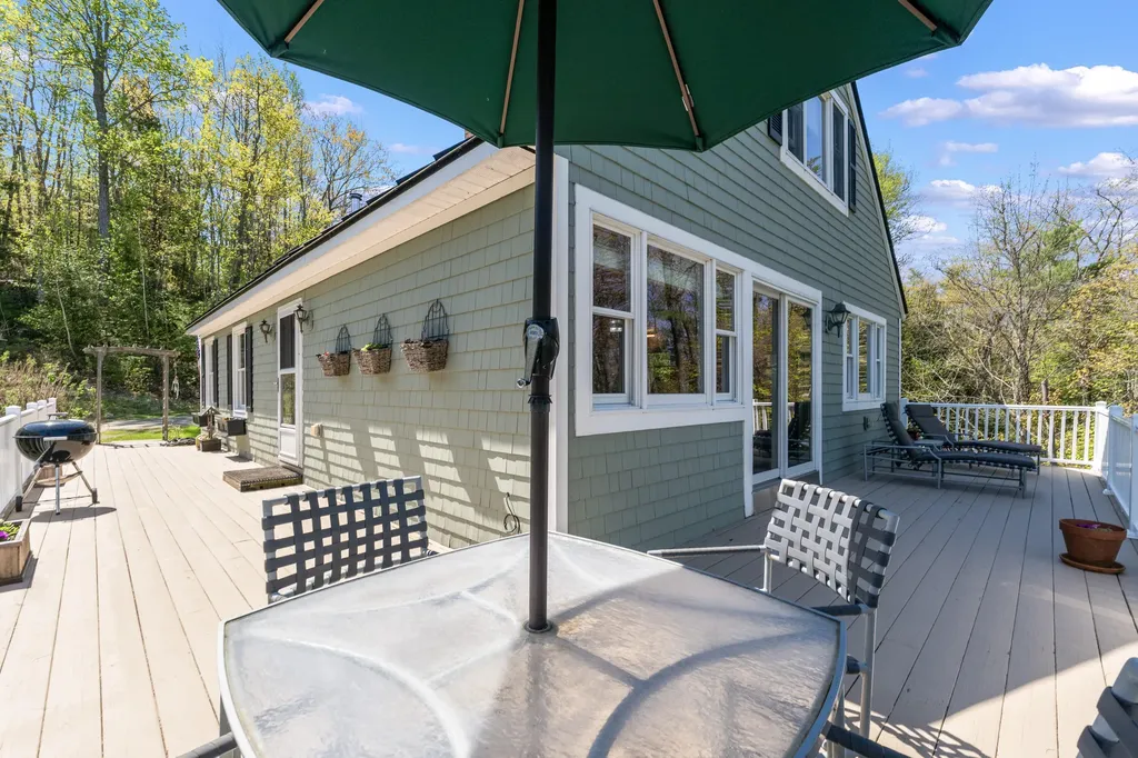 25 Scenic Lane Somerville ME 04348