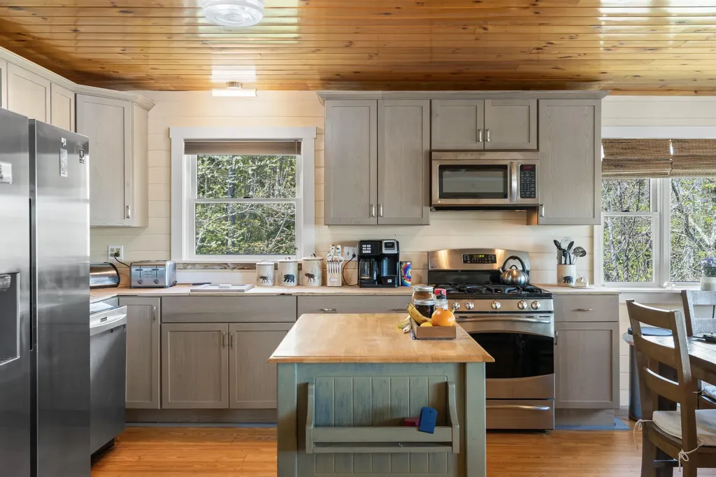 25 Scenic Lane Somerville ME 04348