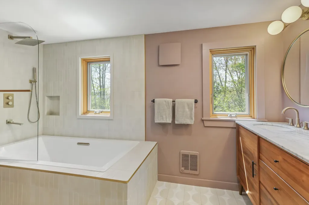 121 Heal Road Lincolnville ME 04849