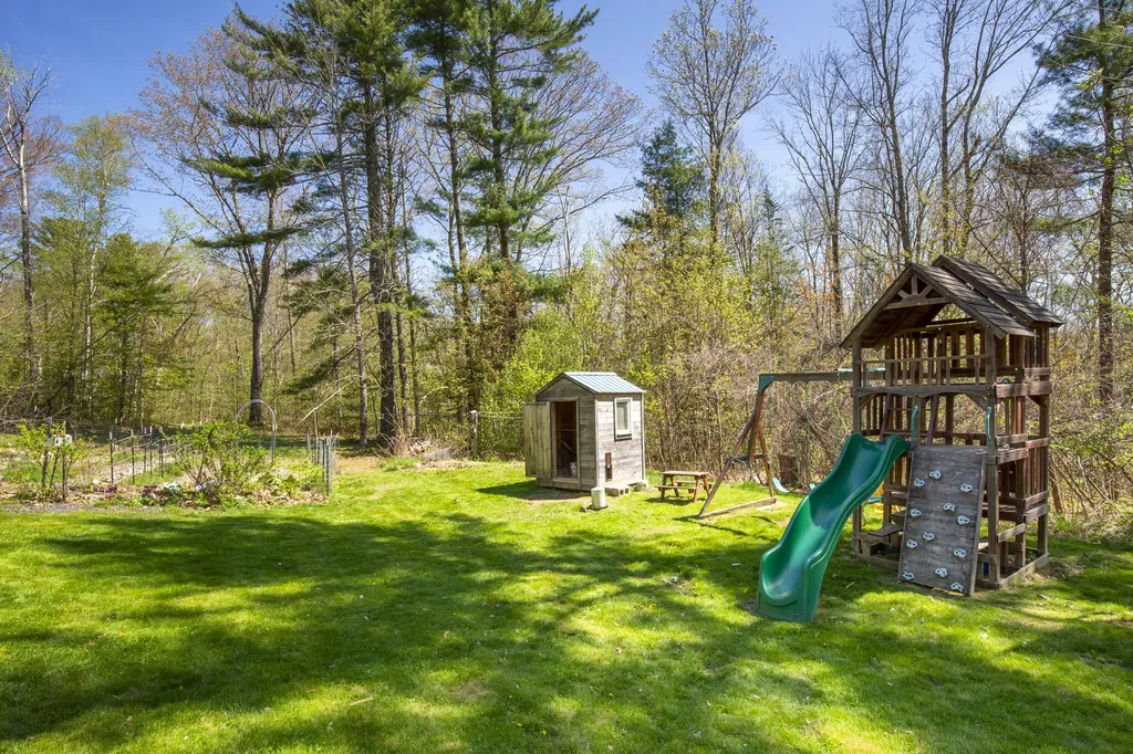 121 Heal Road Lincolnville ME 04849