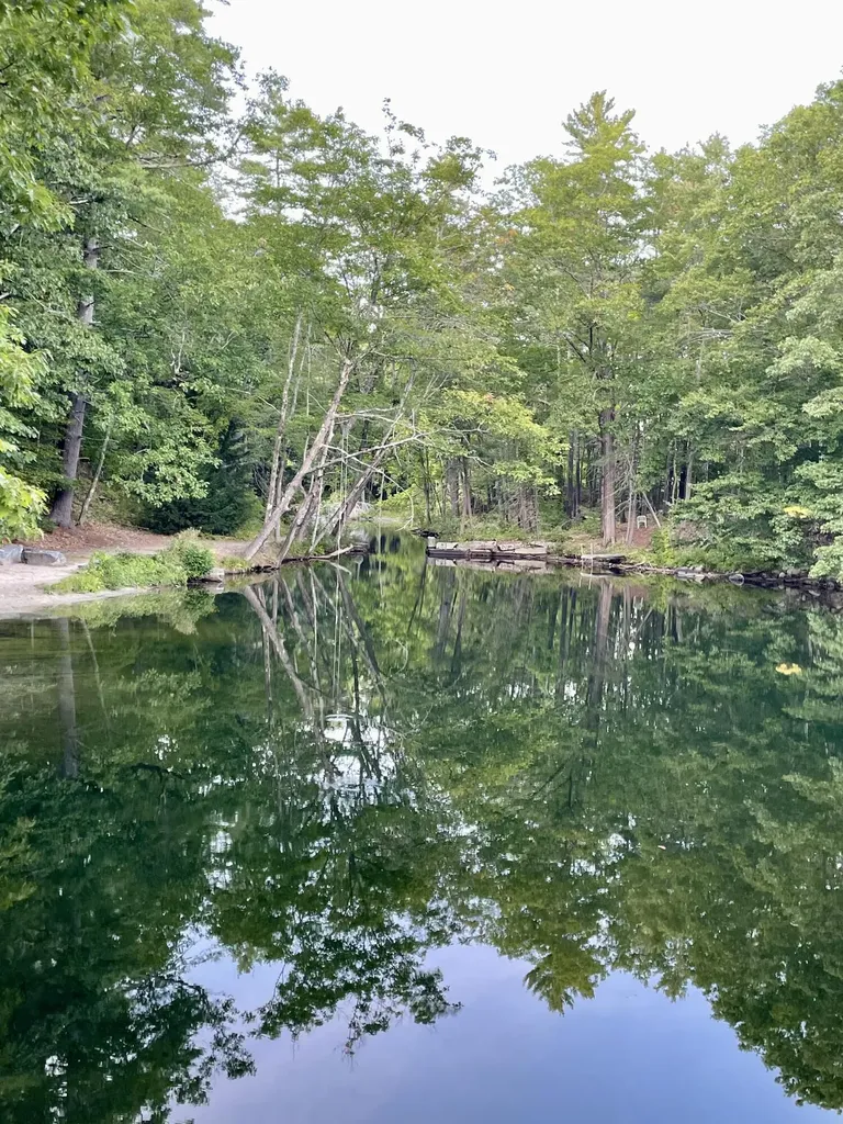 7 Salmon Run Raymond ME 04071