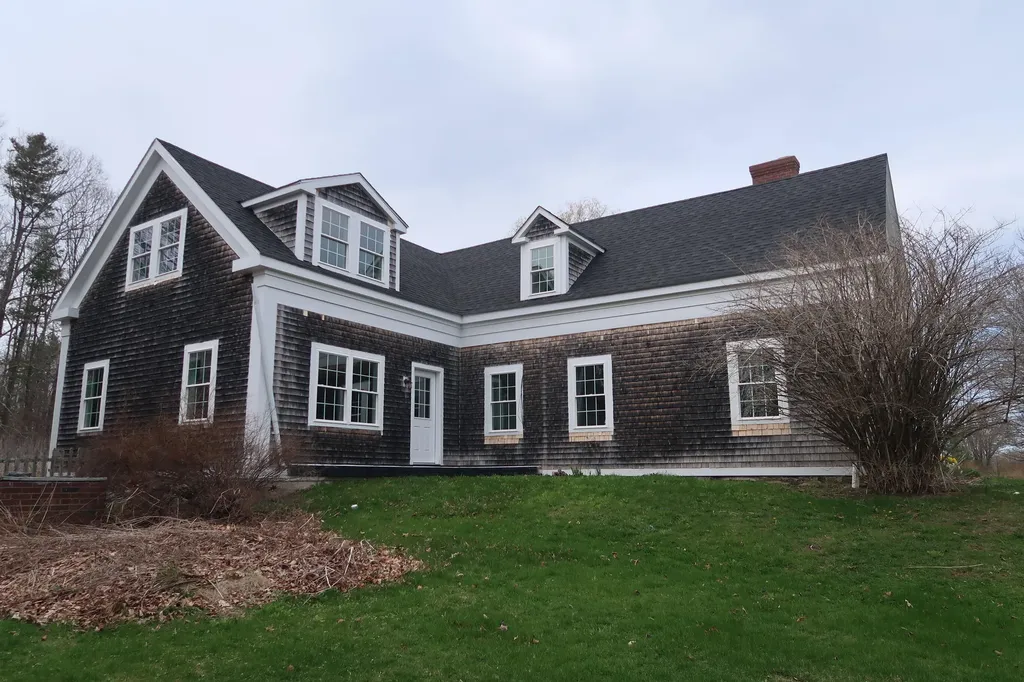 118 Beechwood Street Thomaston ME 04861