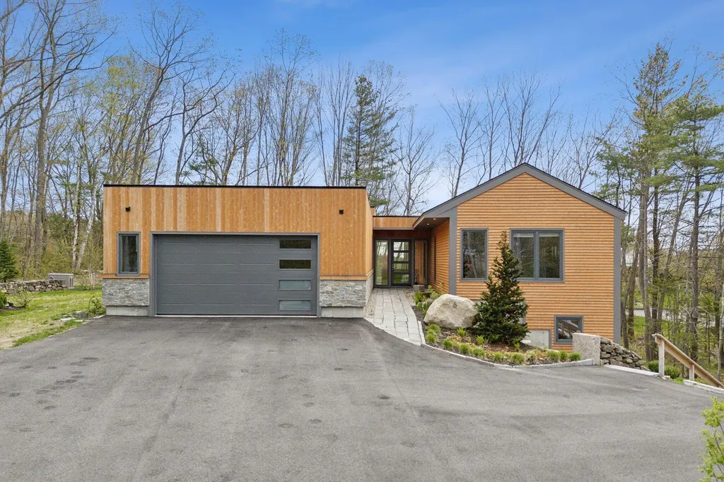 6 Prout Place Cape Elizabeth ME 04107