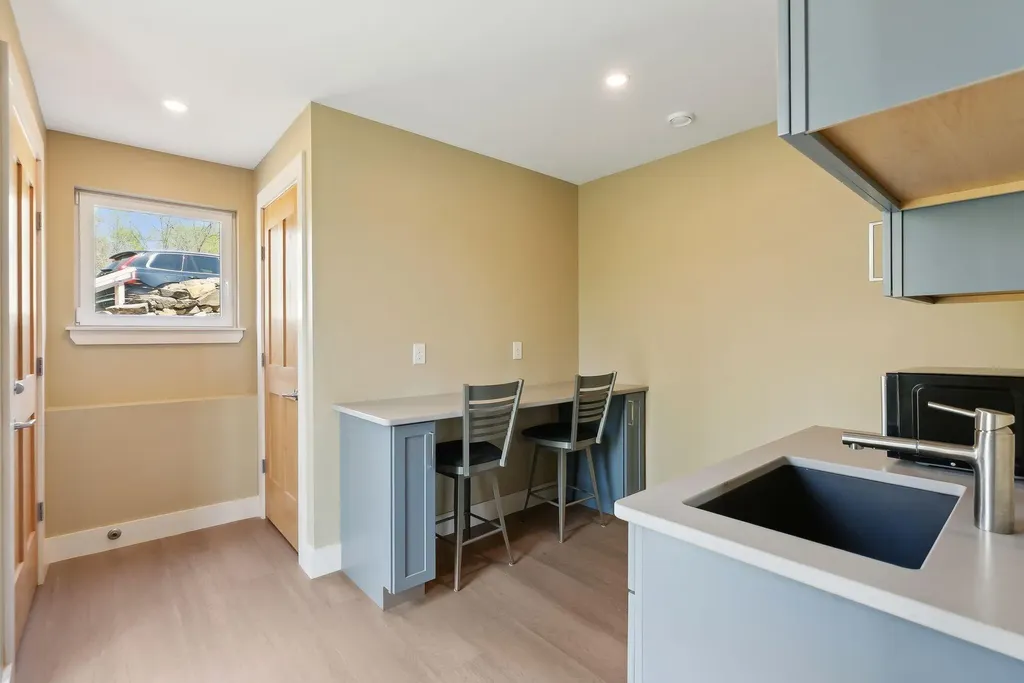 6 Prout Place Cape Elizabeth ME 04107