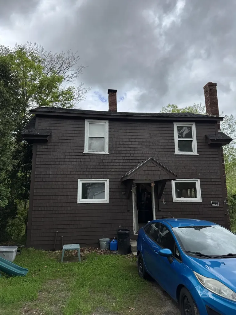 93 Randall Road Lewiston ME 04240