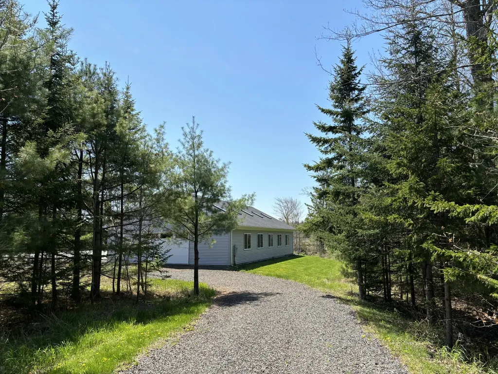 22 Sawblade Road South Thomaston ME 04858