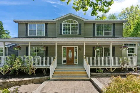 17 South Road Winthrop ME 04364