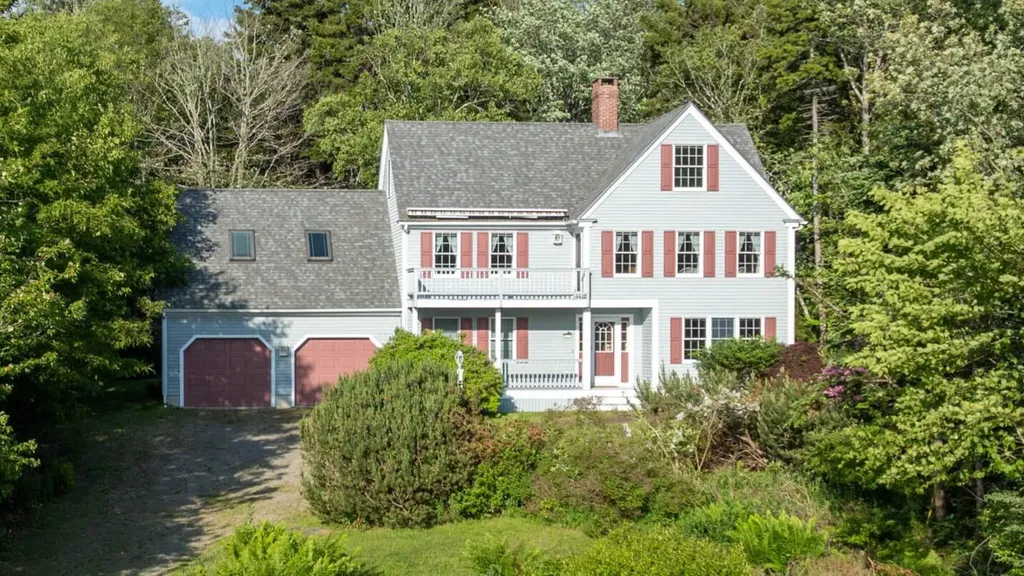 20 Ocean Side Lane Bristol ME 04554