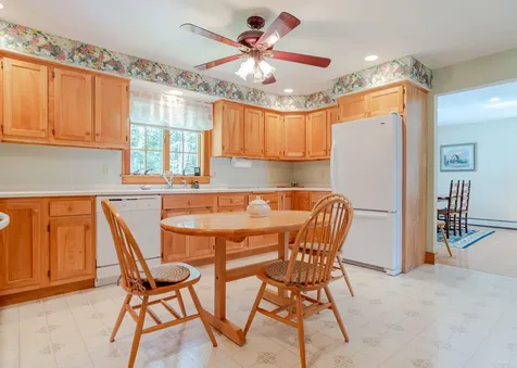 20 Ocean Side Lane Bristol ME 04554