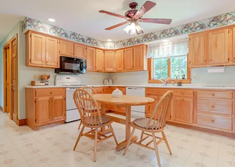 20 Ocean Side Lane Bristol ME 04554