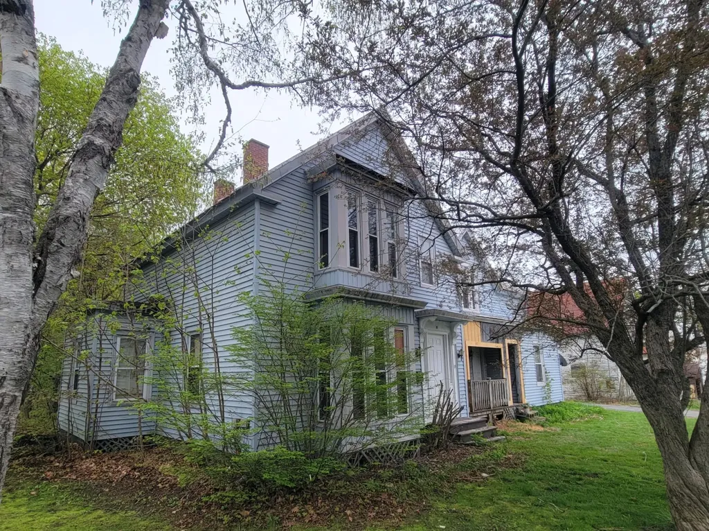 19 Bennett Avenue Skowhegan ME 04976