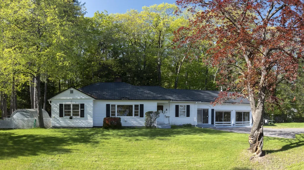 13 Packard Avenue Norway ME 04268