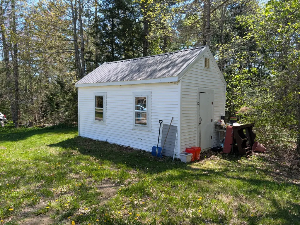 46 Boston Road Winterport ME 04496